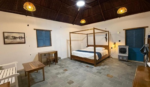 Forest Nest with King Bed Bungalow