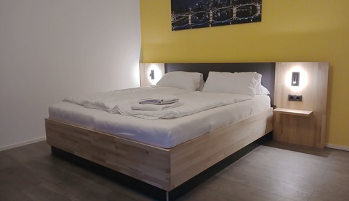 Comfort Double Room, Private Bathroom, Park View