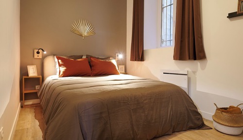 Apartment, 1 Queen Bed, Balcony