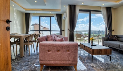 Deluxe Suite, Pool View