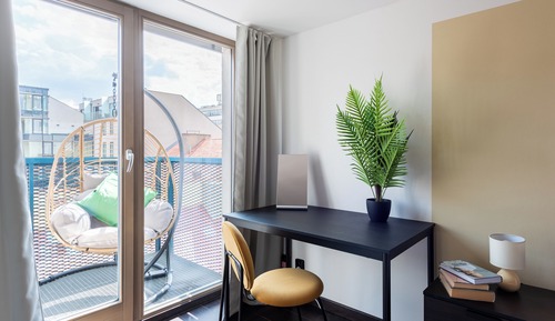 Superior Apartment, Courtyard View