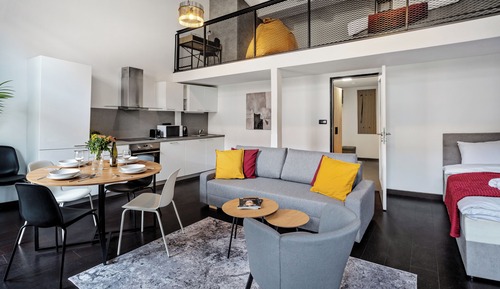 Deluxe Apartment