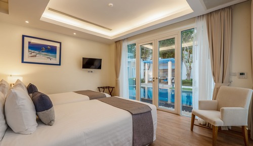 2 Bedroom Oceanfront Pool Villa