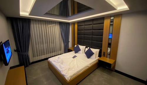 Deluxe Suite, Balcony