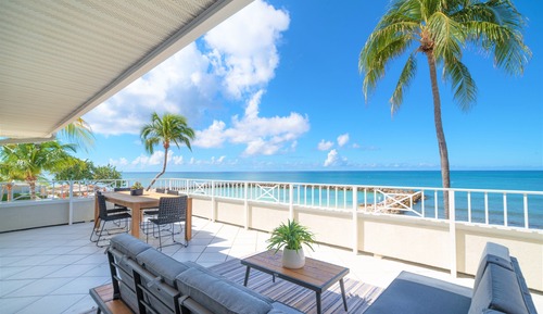Luxury Condo, 3 Bedrooms, Beachfront