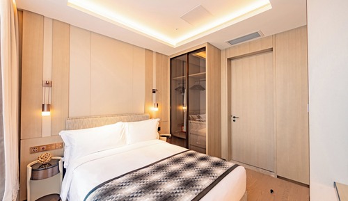 Luxury Suite, City View