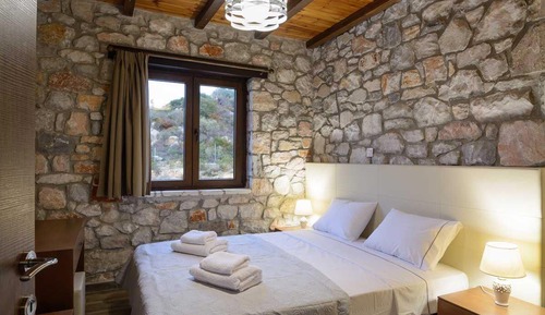 Themisto | One-Bedroom Sea View Apartment with Balcony