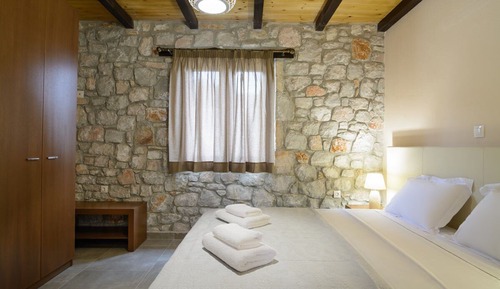 Ioni | One-Bedroom Sea View Apartment with Balcony