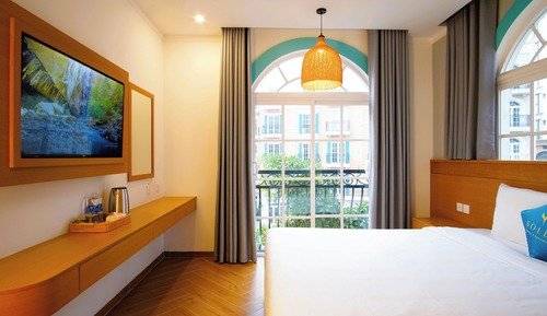 Deluxe Double Room, 1 King Bed, City View