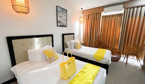 Deluxe Studio Suite