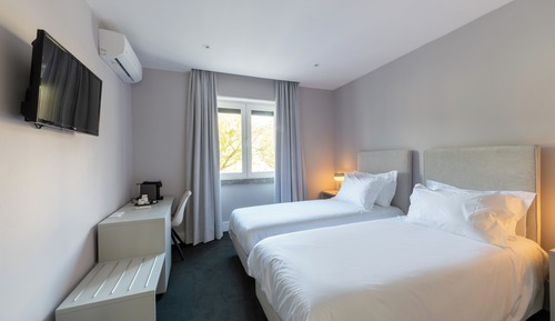 Deluxe Twin Room, City View