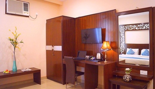 Deluxe Double Room Single Use, Garden View