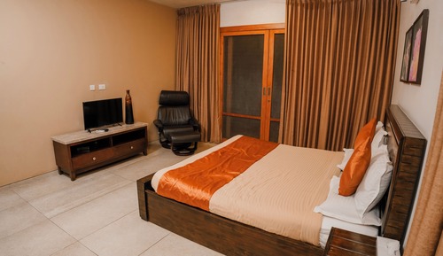 Deluxe Room, 1 King Bed, Balcony, Garden View
