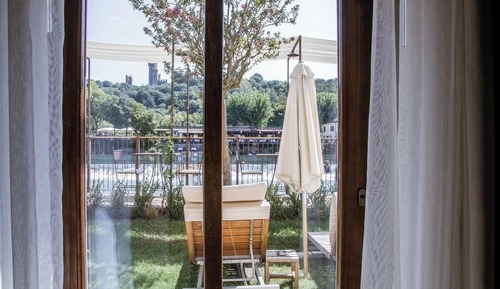 Suite, River View