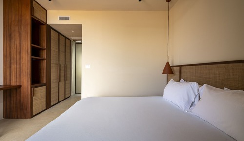 Deluxe Studio Suite