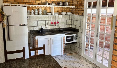 Classic Apartment, 2 Bedrooms, Lanai, Beachside