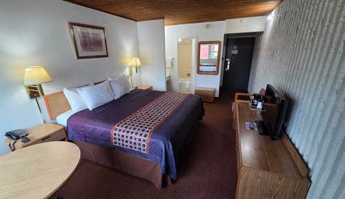 Economy Room, 1 King Bed