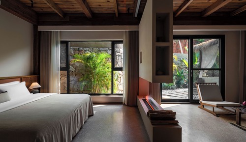 Romantic Studio Suite