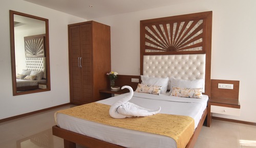 Presidential Studio Suite, Bathtub