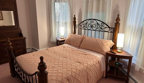 Comfort Single Room, 1 Queen Bed, Non Smoking