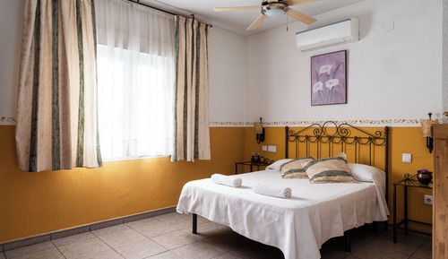 Cottage, Mountain View