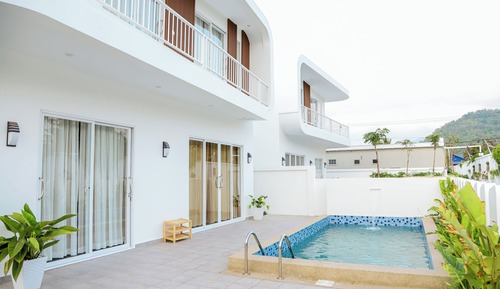 Luxury Villa, Pool View