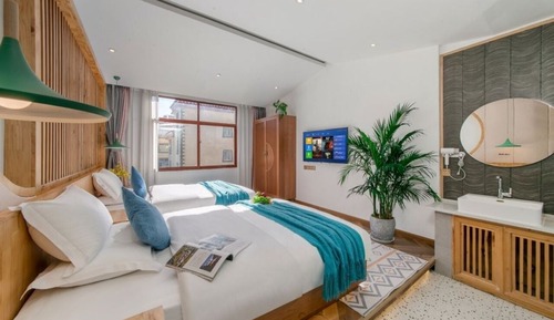 Luxury Twin Room, City View