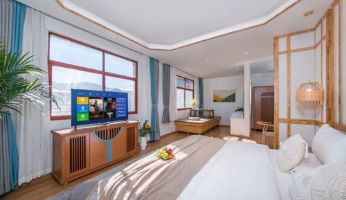 Luxury Suite, City View