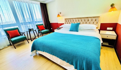 Comfort Single Room, City View