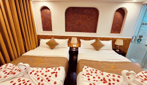 Superior Quadruple Room, 2 Queen Beds, Courtyard View