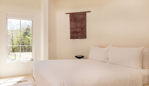 Suite, Accessible (Round)