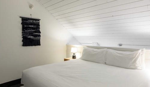 Room, 1 King Bed (Summit, with Loft)
