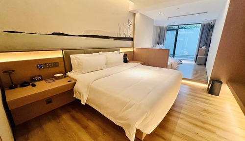 Comfort Suite, Garden View