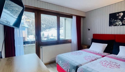 Classic Double or Twin Room, Balcony, Mountain View
