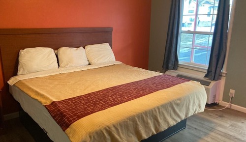 Room, 1 King Bed, Smoking