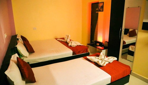 Luxury Triple Room, Balcony, Garden View
