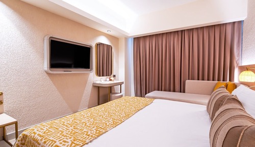 Deluxe Room Land view