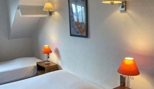Family Triple Room, City View