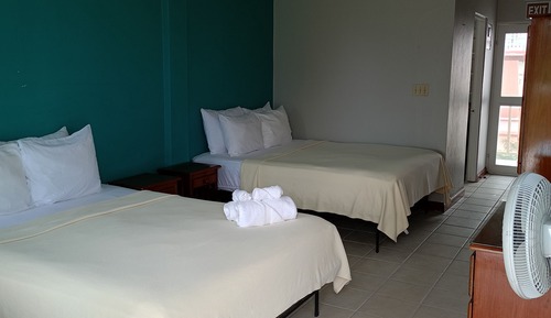 Downstairs Middle Suite