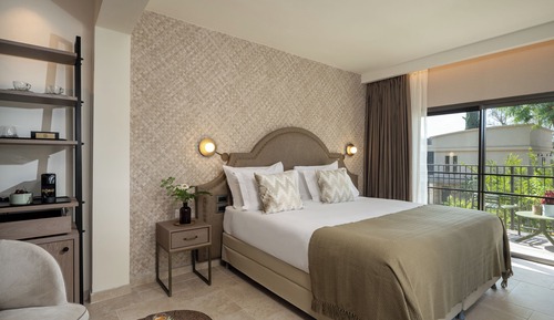Galil with Terrace Room