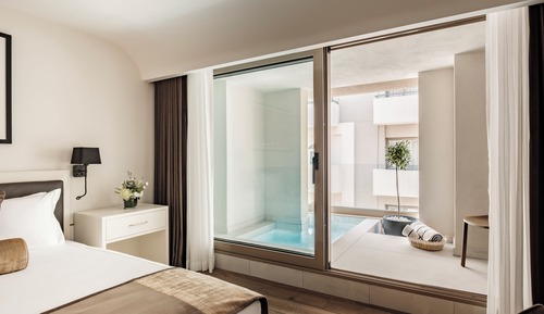 Deluxe Suite, 1 King Bed, Private Pool