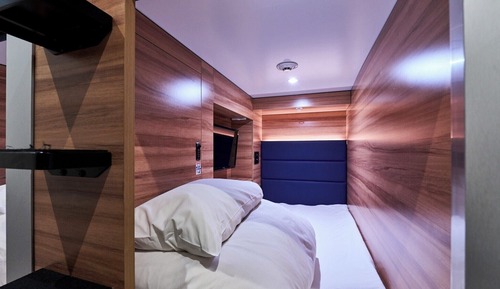 Capsule Room for Male