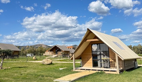 Comfort Tent, Garden View