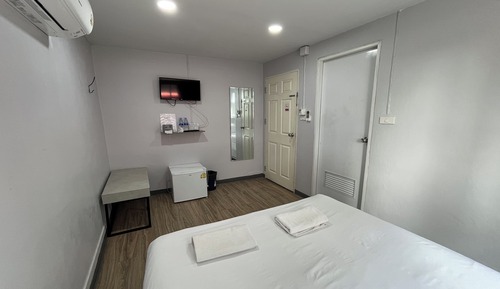 Double Room, 1 Queen Bed