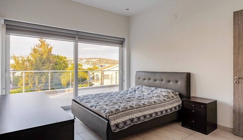 Apartment, 3 Bedrooms, Accessible, Smoking