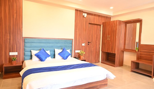 Luxury Triple Room, Balcony, Garden View