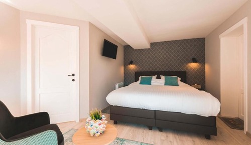 Deluxe Double Room, Patio, Garden View