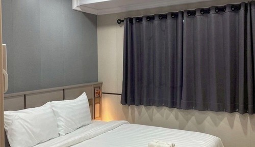 2 Bedrooms Family Room (B)