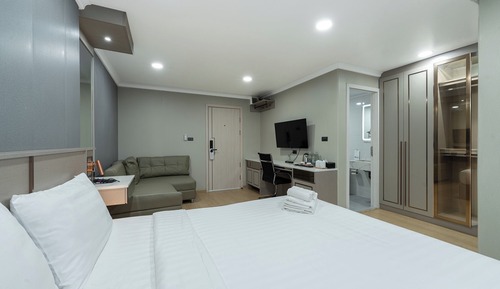Executive Suite