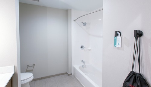 Standard Room, 2 Queen Beds (Bathtub)